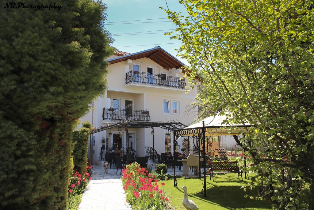 PeštaniPension Laleアパートメント エクステリア 写真